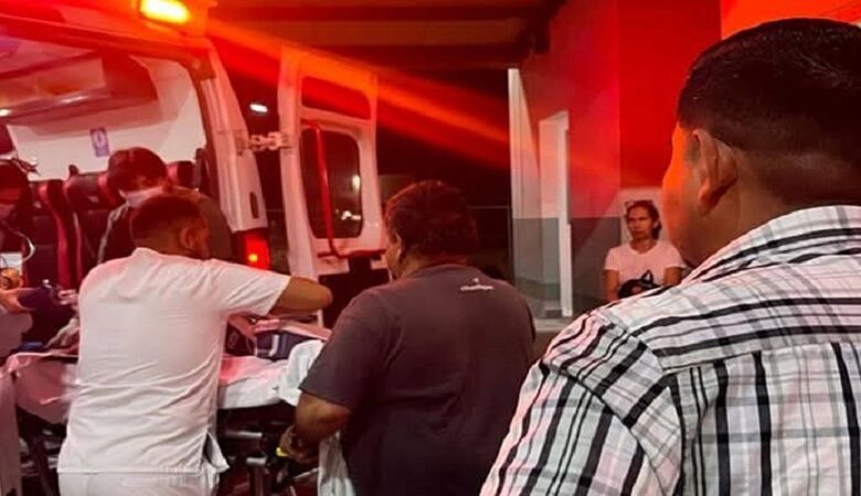 Aquila, Michoacán, Rescate, Playa Las Brisas