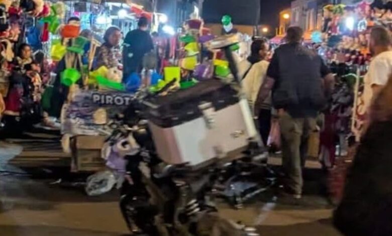 Tianguis de juguetes en Zamora