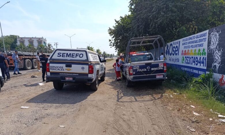 Camioneta del Semejo y patrulla