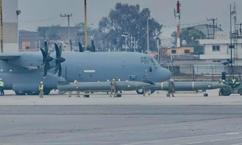 Avión Hércules en el Aeropuerto Internacional de Toluca