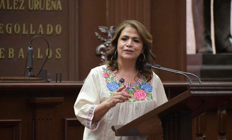 Morena, Fabiola Alanís