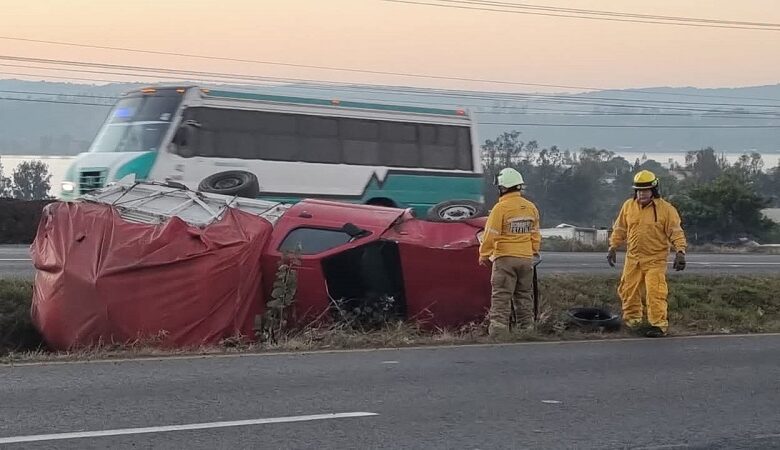 Protección Civil, accidente vial, volcadura