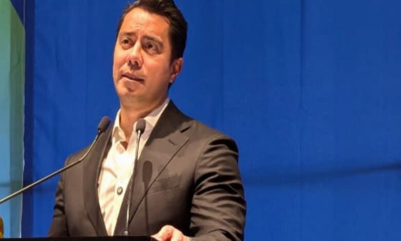 Felifer Macías, Querétaro