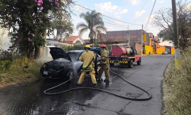 Auto incendiado