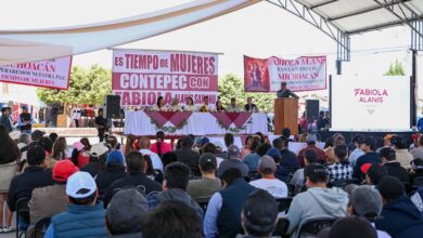 Electricistas con Fabiola Alanís