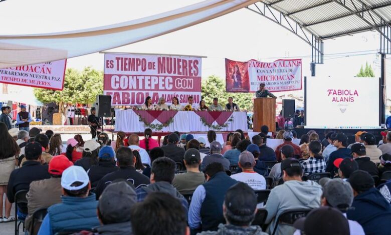 Electricistas con Fabiola Alanís
