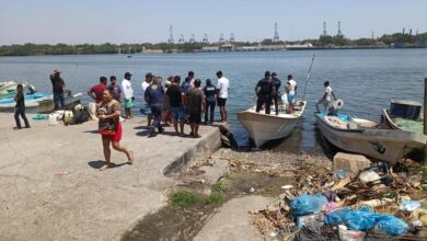 Lanchas en la costa