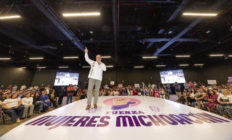 Raúl Morón con mujeres
