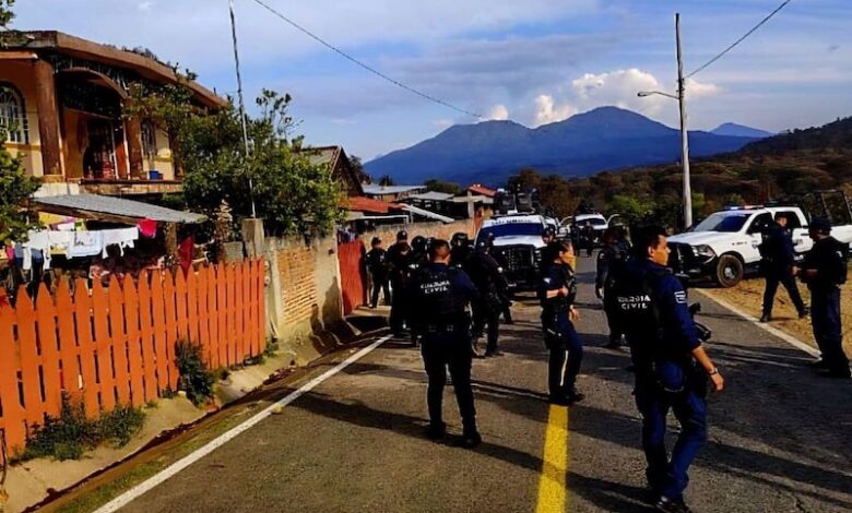 Policías tras enfrentamiento