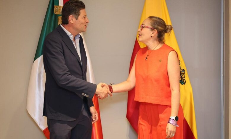 Alfonso Martínez, Yarabí Ávila