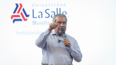 Raúl Morón, Becas