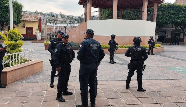 Policías en Queréndaro