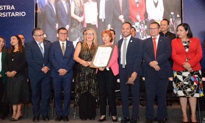 Yarabí Ávila entrega por tercer año consecutivo el Reconocimiento “Legado Nicolaita”