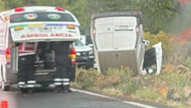 Volcadura y ambulancia