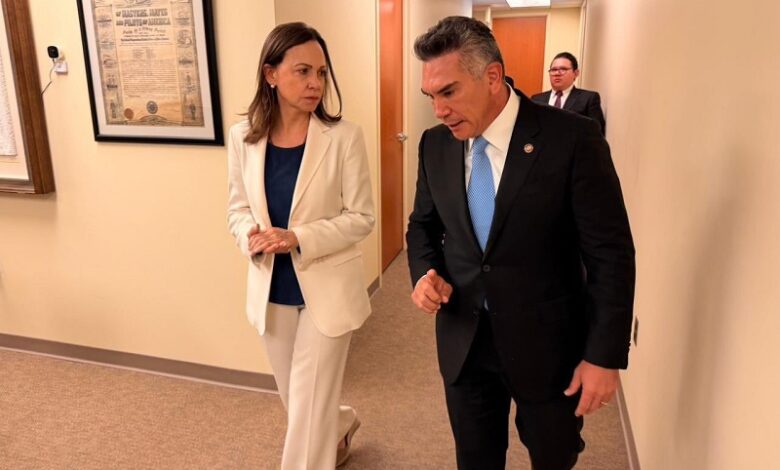 Alejandro Moreno, María Corina Machado