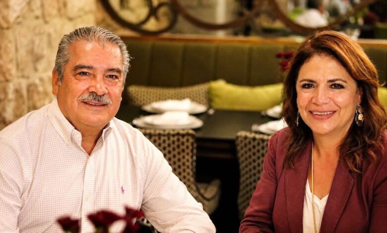 Raúl Morón y Fabiola Alanís