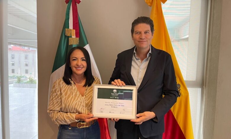 Guadalupe Díaz Chagolla y Alfonso Martínez Alcázar
