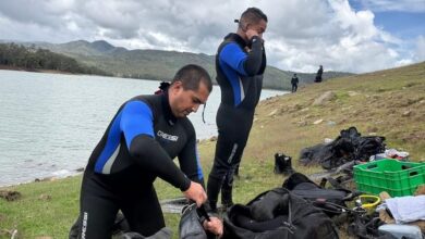 Buzos profesionales en la Presa de Cointzio