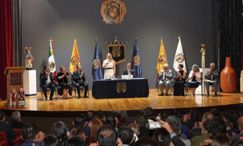 Yarabí Ávila en acto de la UMSNH