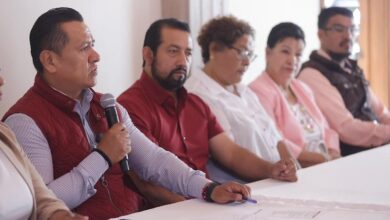 Carlos Torres Piña en Uruapan