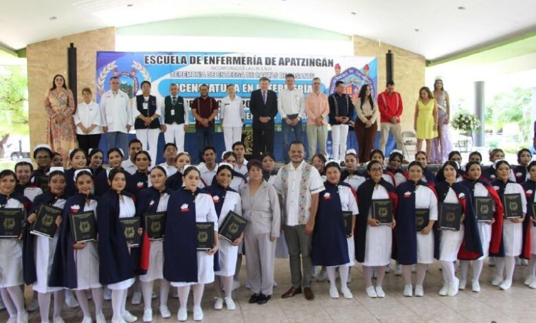 Graduadas de Enfermería en Apatzingán