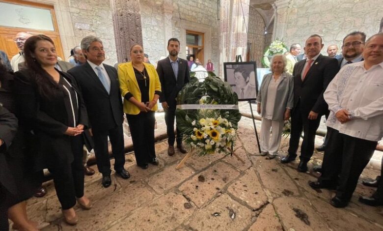 Homenaje a Xavier Ovando Hernández