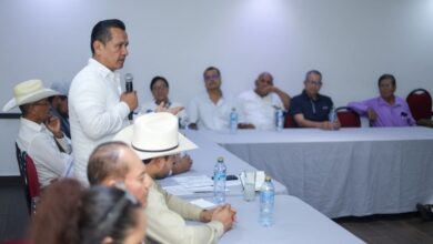Carlos Torres Piña en Lázaro Cárdenas