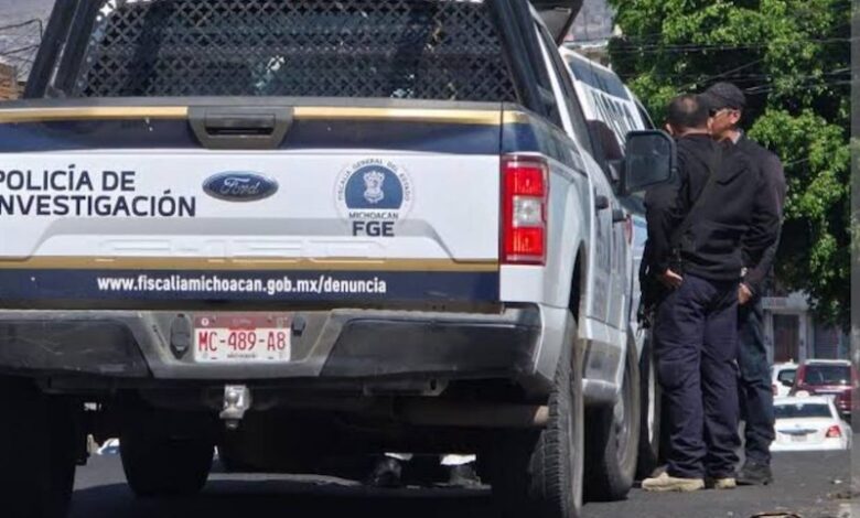 Camioneta de la FGE de Michoacán