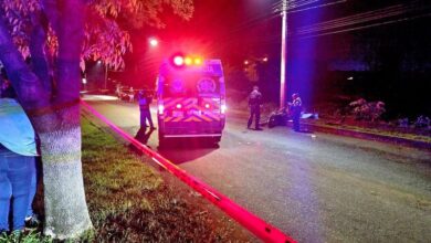 Ambulancia en accidente de moto