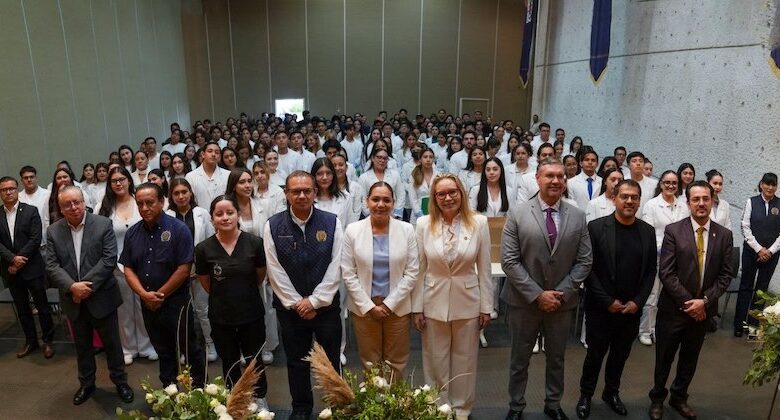 UMSNH, egresados