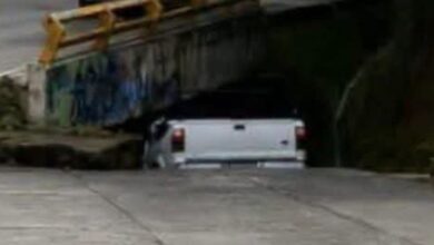 Camioneta atorada