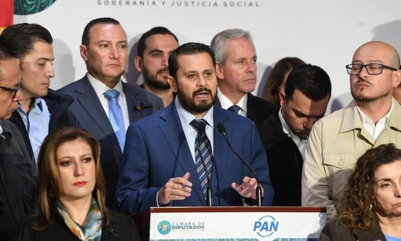 Armando Tejeda Cid en rueda de prensa