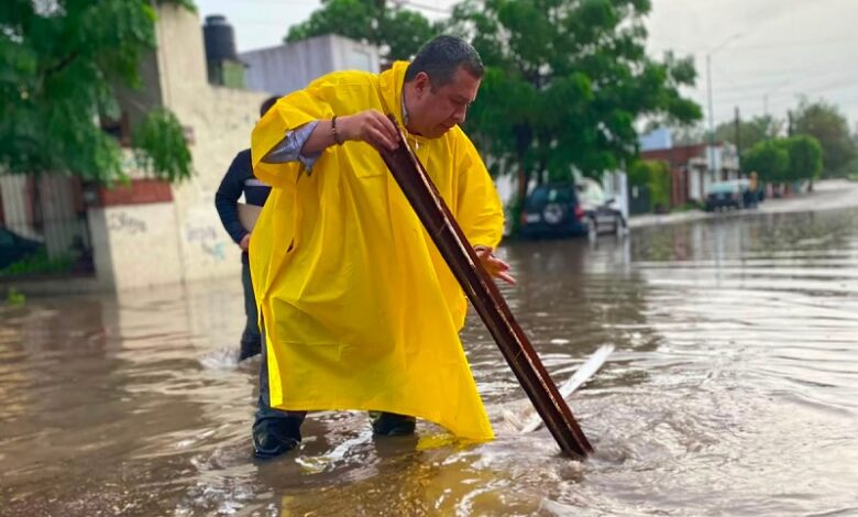 Desazolve de alcantarilla inundada