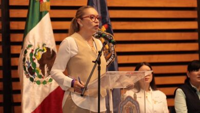 Yarabí Ávila ofrece discurso