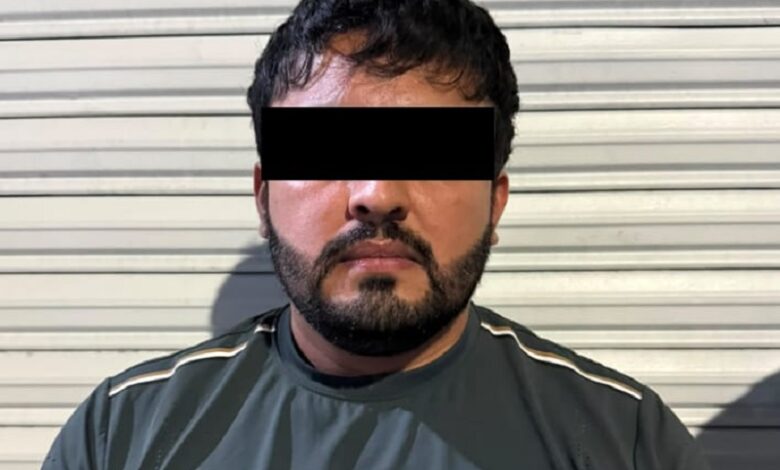 Santiago Acahuato, detención, médico cirujano