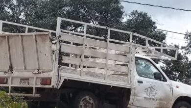 Camioneta tras volcadura