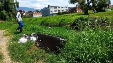Abandono de basura en canales