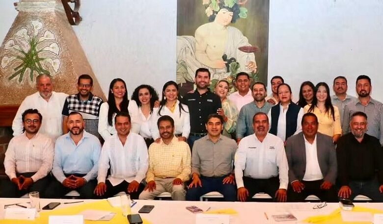 Octavio Ocampo presenta informe