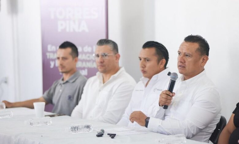 Carlos Torres Piña en rueda de prensa