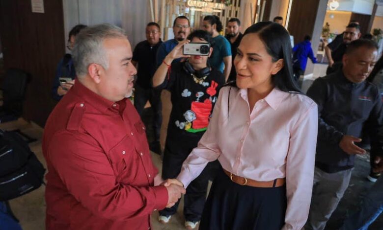 Jesús Mora y Ariadna Montiel