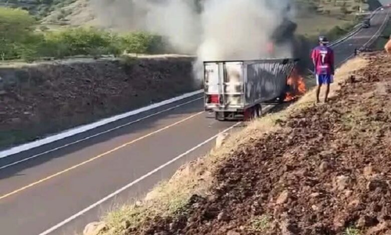 Cierre vial por incendio