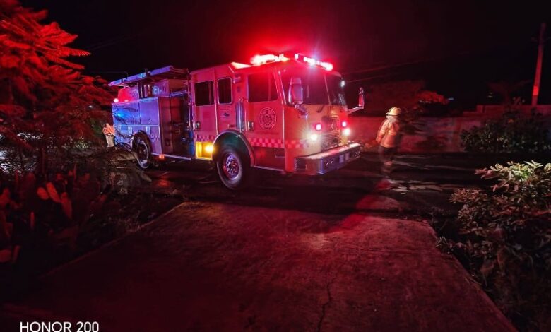 Incendio vehicular en Taretán