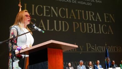 Yarabí Ávila encabeza graduación