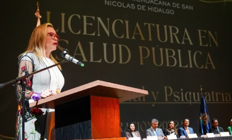 Yarabí Ávila encabeza graduación