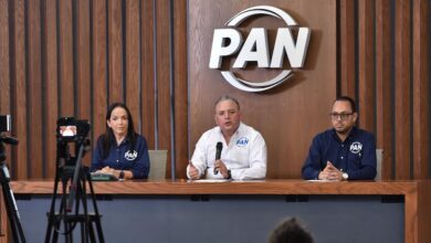 Carlos Quintana Martínez en rueda de prensa
